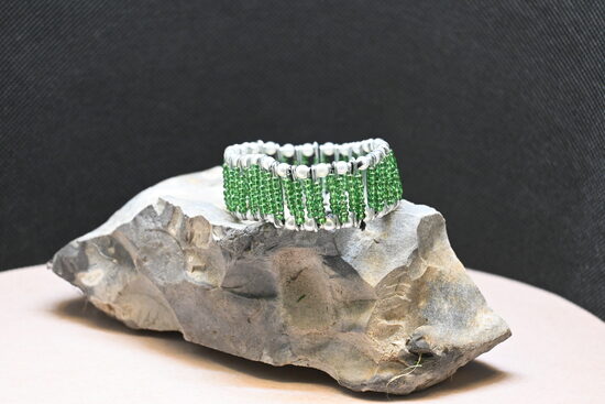 Säkerhetsnåls armband Grön med pärlemorkant